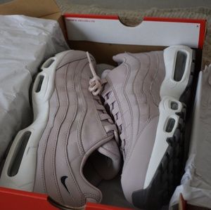 Air Max 95 SE NWT
